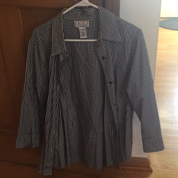 Chadwicks Tops - Cute black and white checkered blouse